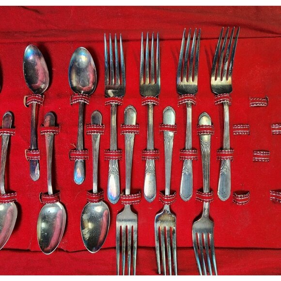 31Pc Wm Rogers Mary Lou Devonshire Silverplate Flatware Set Intl Silver w/ Case - Picture 5 of 13
